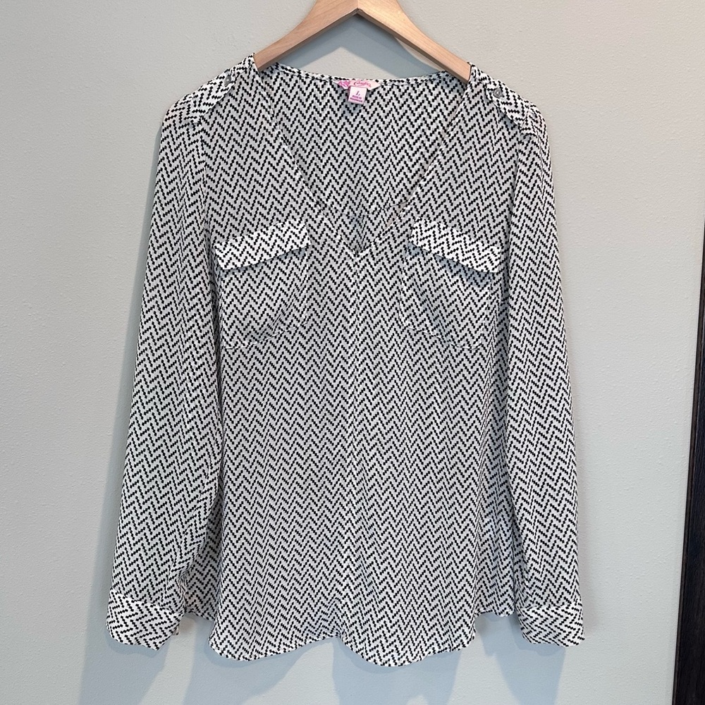 Candie’s Black & White V-neck Long Sleeve Tunic Blouse Size Large